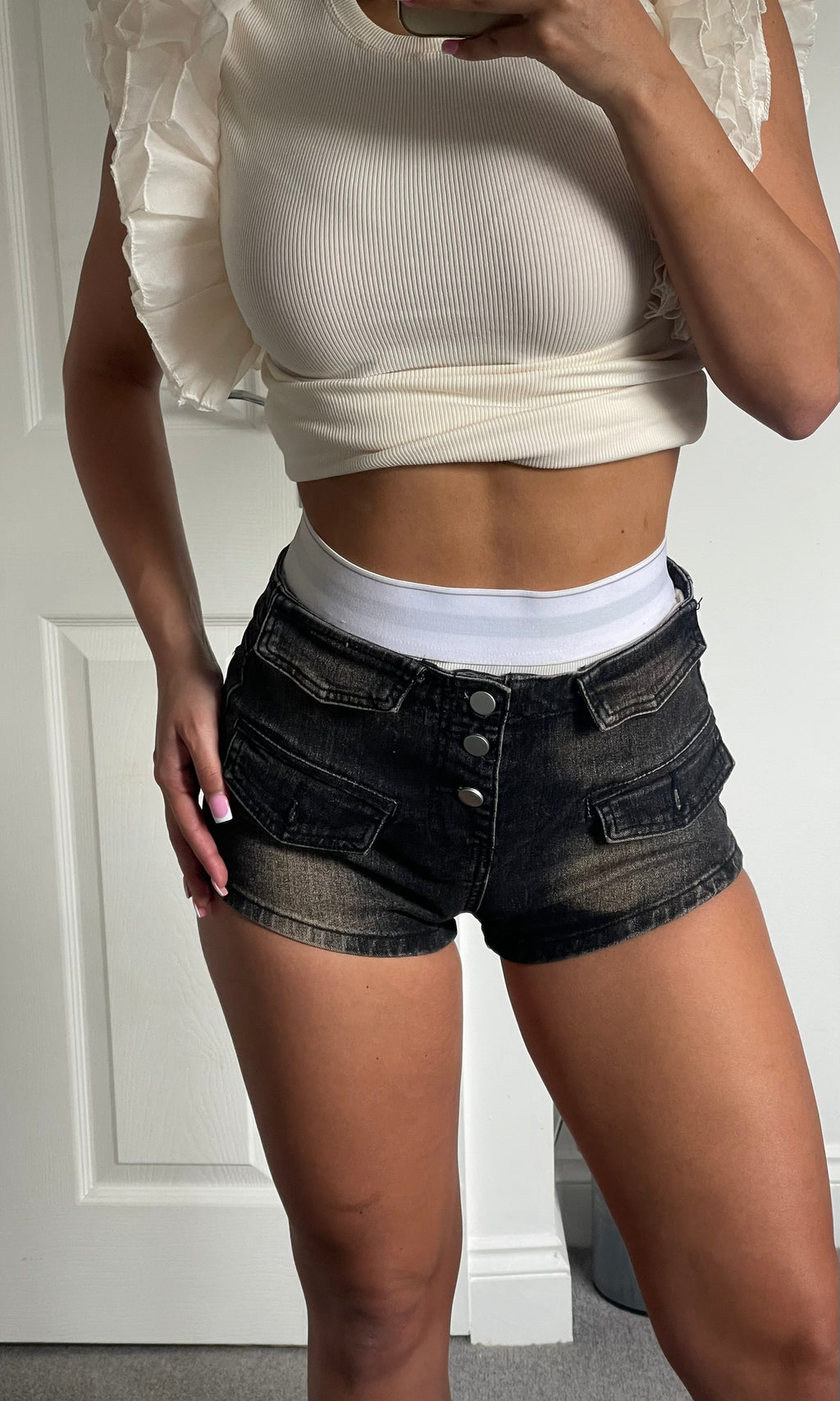 DEYA | White Waistband Denim Shorts - Black