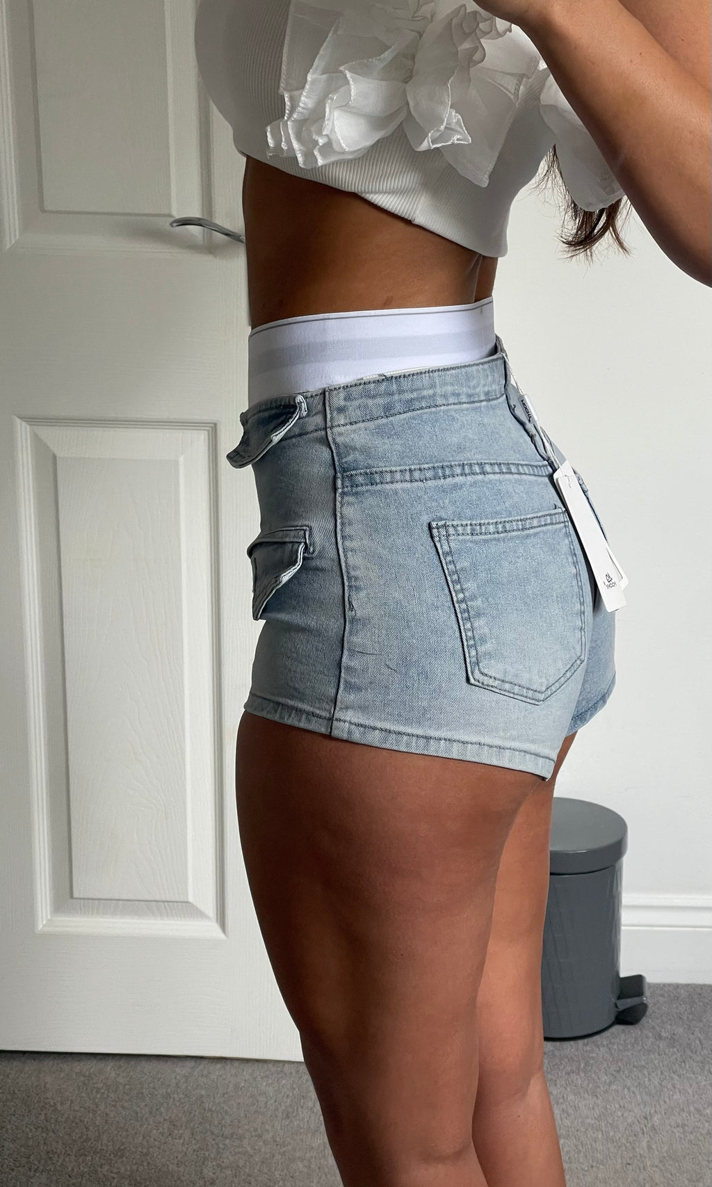 DEYA | White Waistband Denim Shorts - Blue